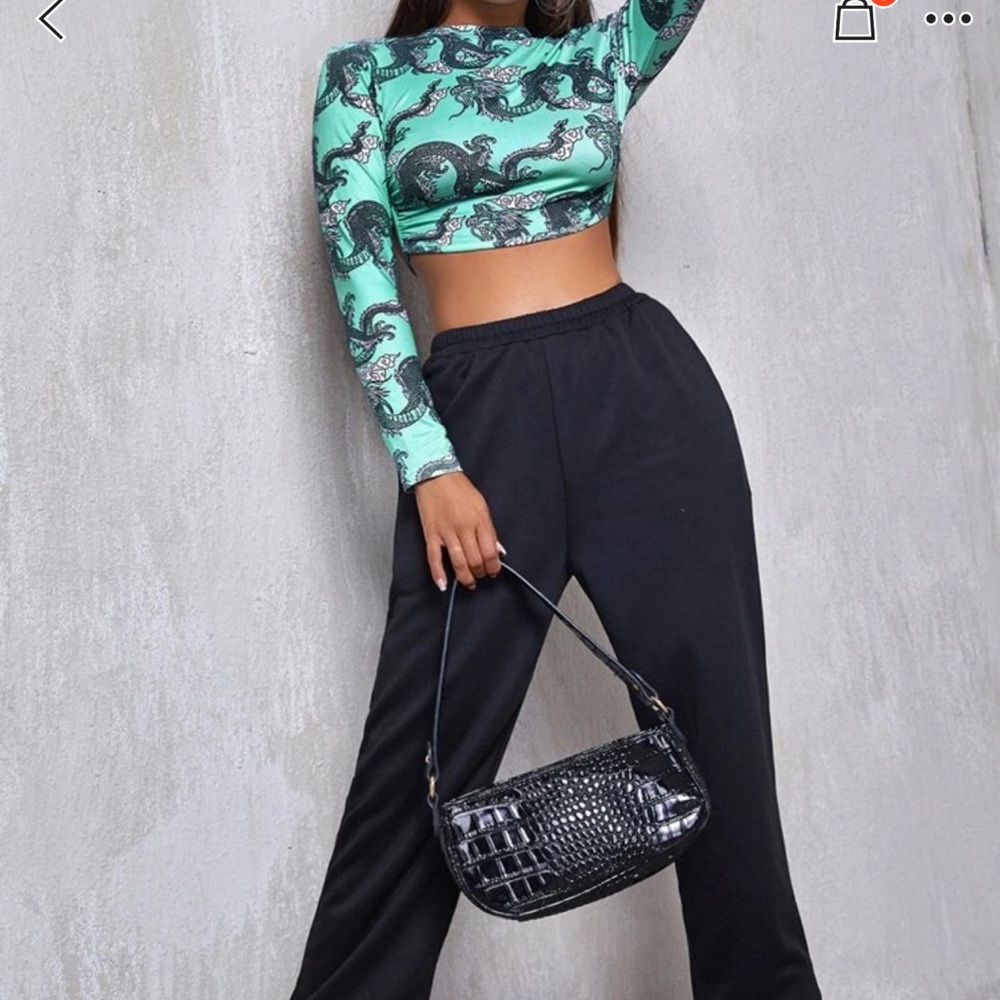 Crop back less shirt